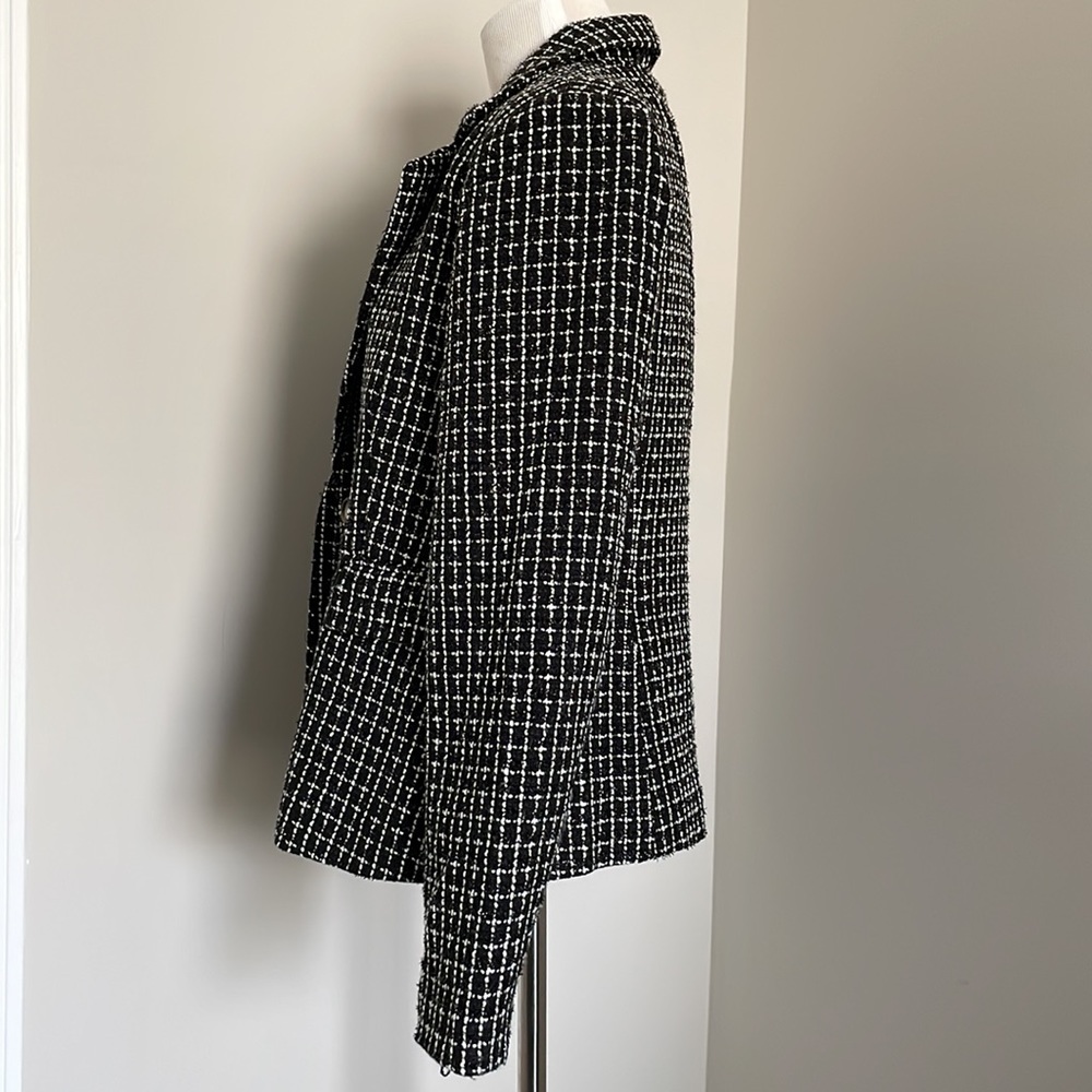 Blazer - Picture 3 of 6